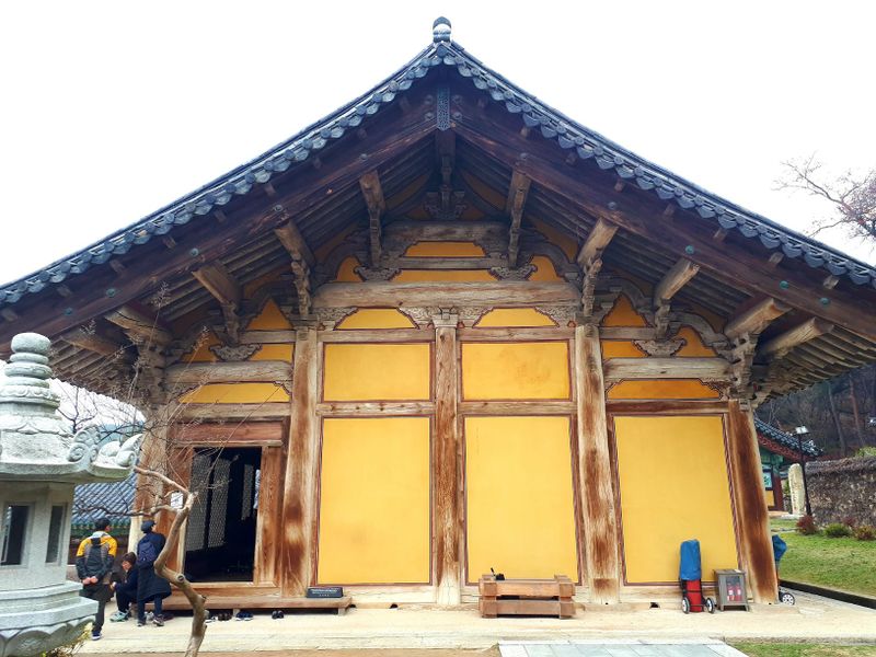 파일:수덕사대웅전옆면.jpg