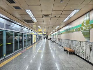 대림역7호선승강장2025.jpg
