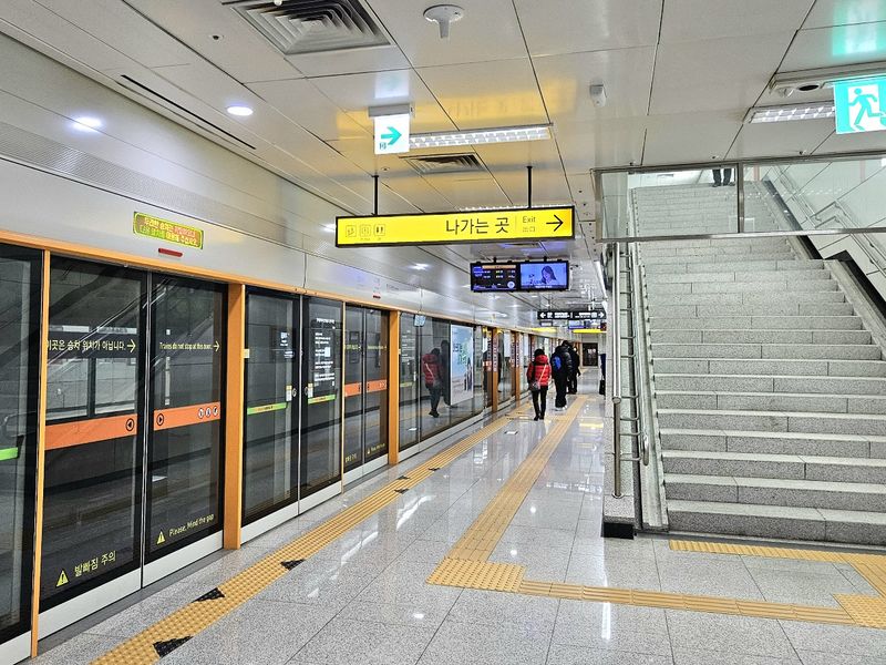 파일:가재울역2024.jpg