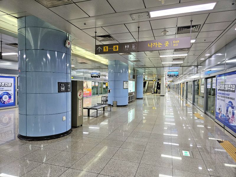 파일:춘의역2025.jpg