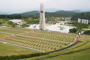 망월동묘역.jpg