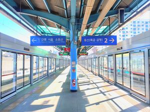 동인천역승강장2023.jpg