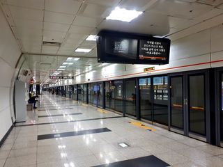 가락시장역3호선.jpg