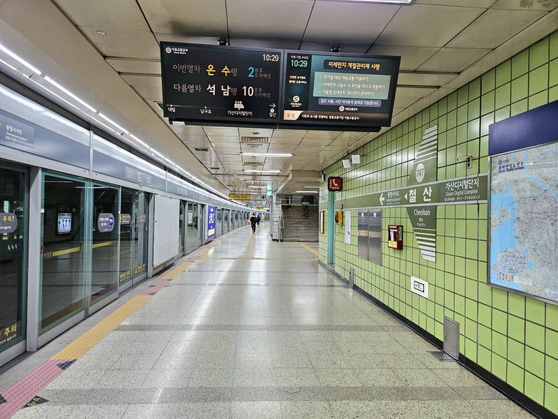 파일:철산역2025.jpg