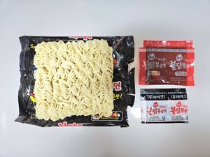 불닭볶음면구성.jpg
