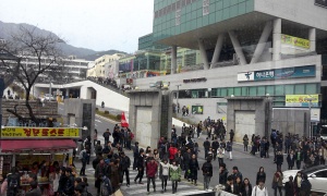 부산대정문.jpg