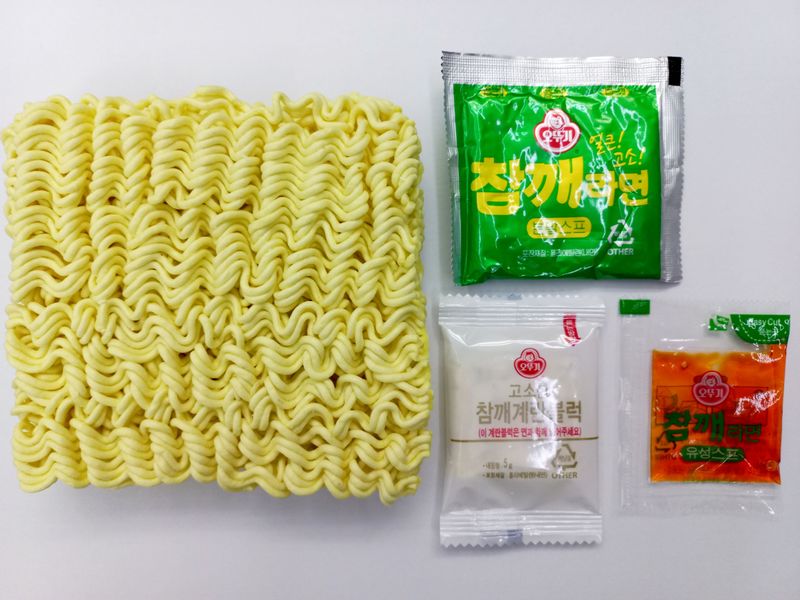 파일:참깨라면구성.jpg