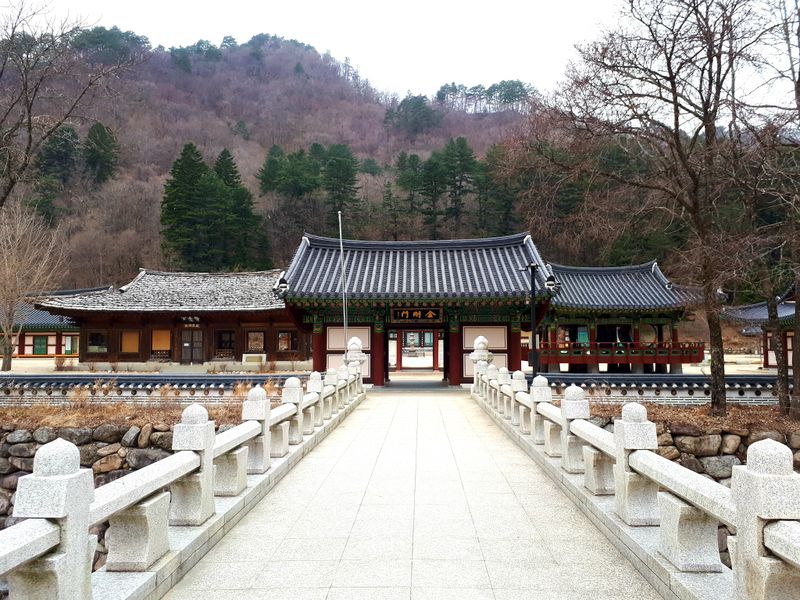 파일:백담사2021.jpg