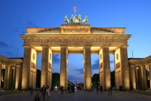독일 분단의 상징이었던 브란덴부르크 문은 이제 독일 통일의 상징이 되었다.