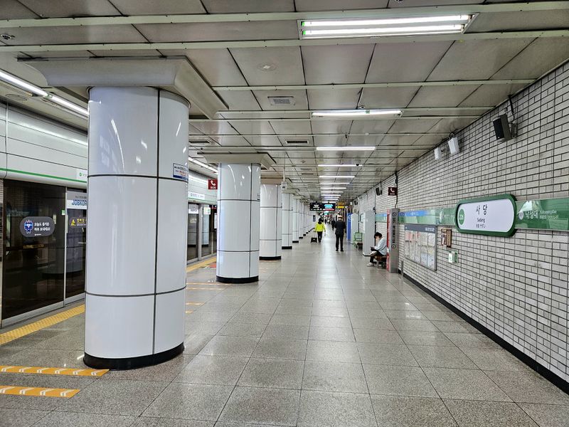 파일:사당역2호선.jpg