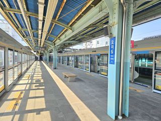 오이도역승강장2025.jpg